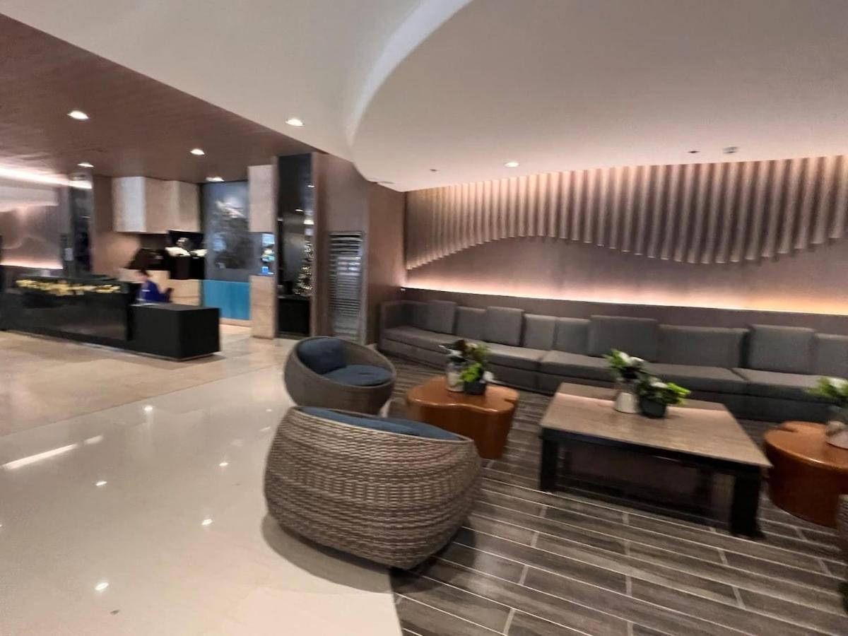 Value For Money Mall Of - Aseana Center Apartment Manila